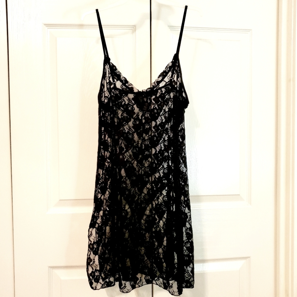 Smart & Sexy EUC Sheer Black Stretch Lace Nightgown Size L